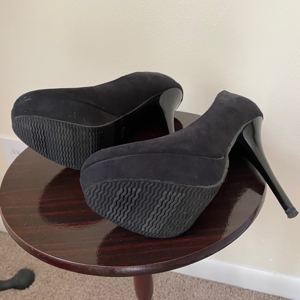 Heels - Picture 4 of 5